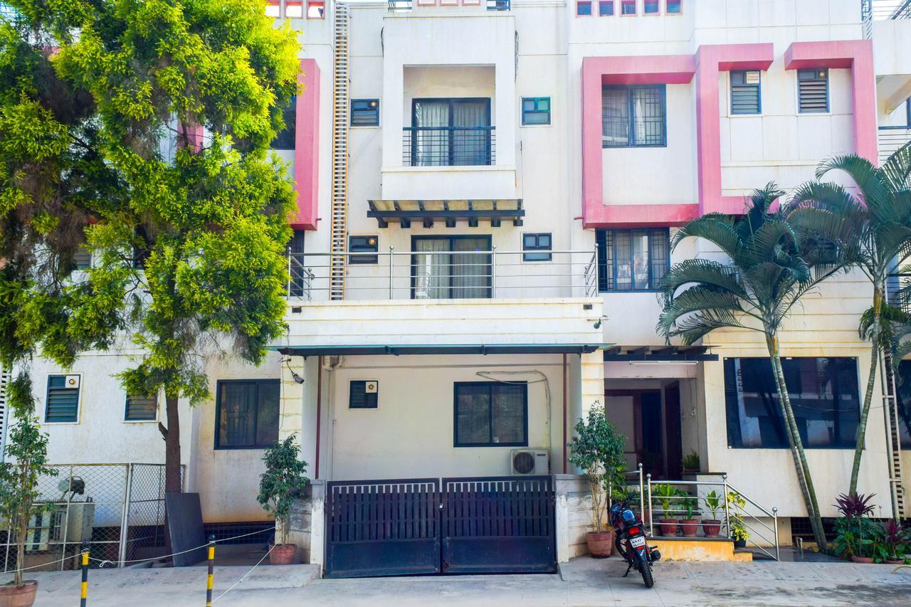 Oyo 5934 Lokaz Otel Bangalore Dış mekan fotoğraf