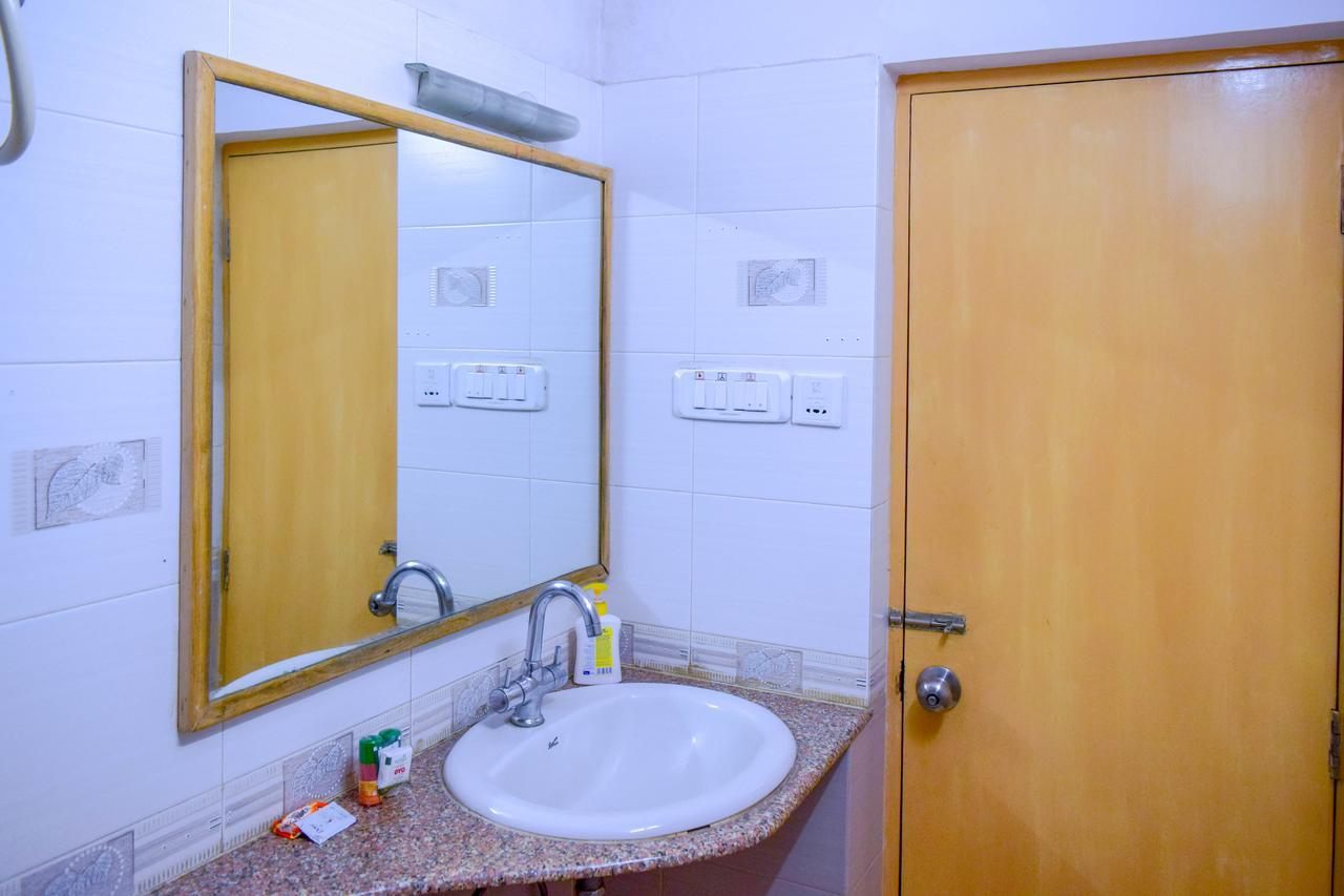 Oyo 5934 Lokaz Otel Bangalore Dış mekan fotoğraf