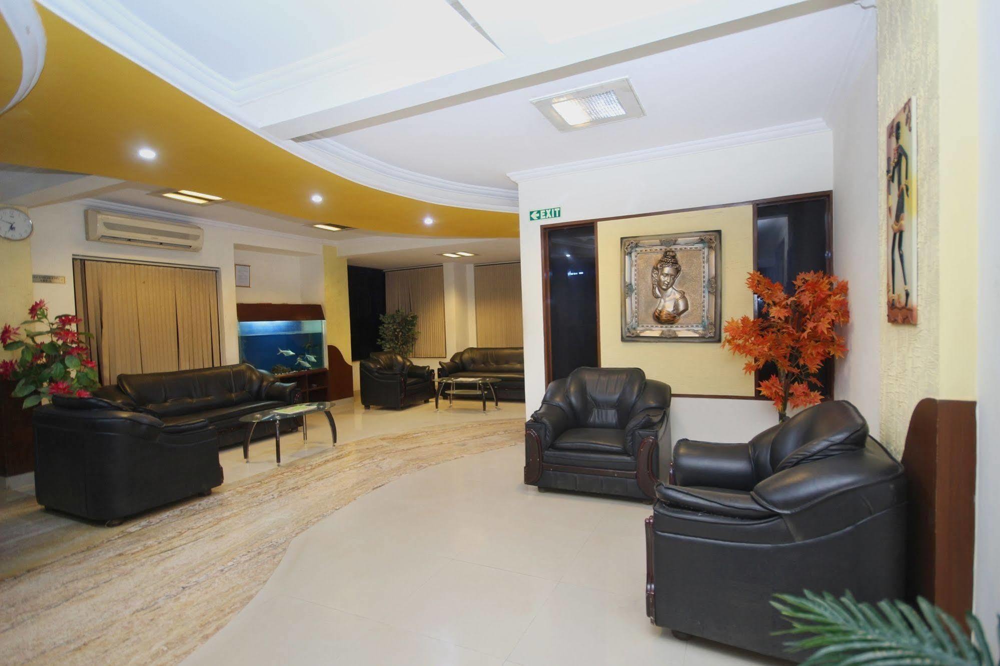 Oyo 5934 Lokaz Otel Bangalore Dış mekan fotoğraf