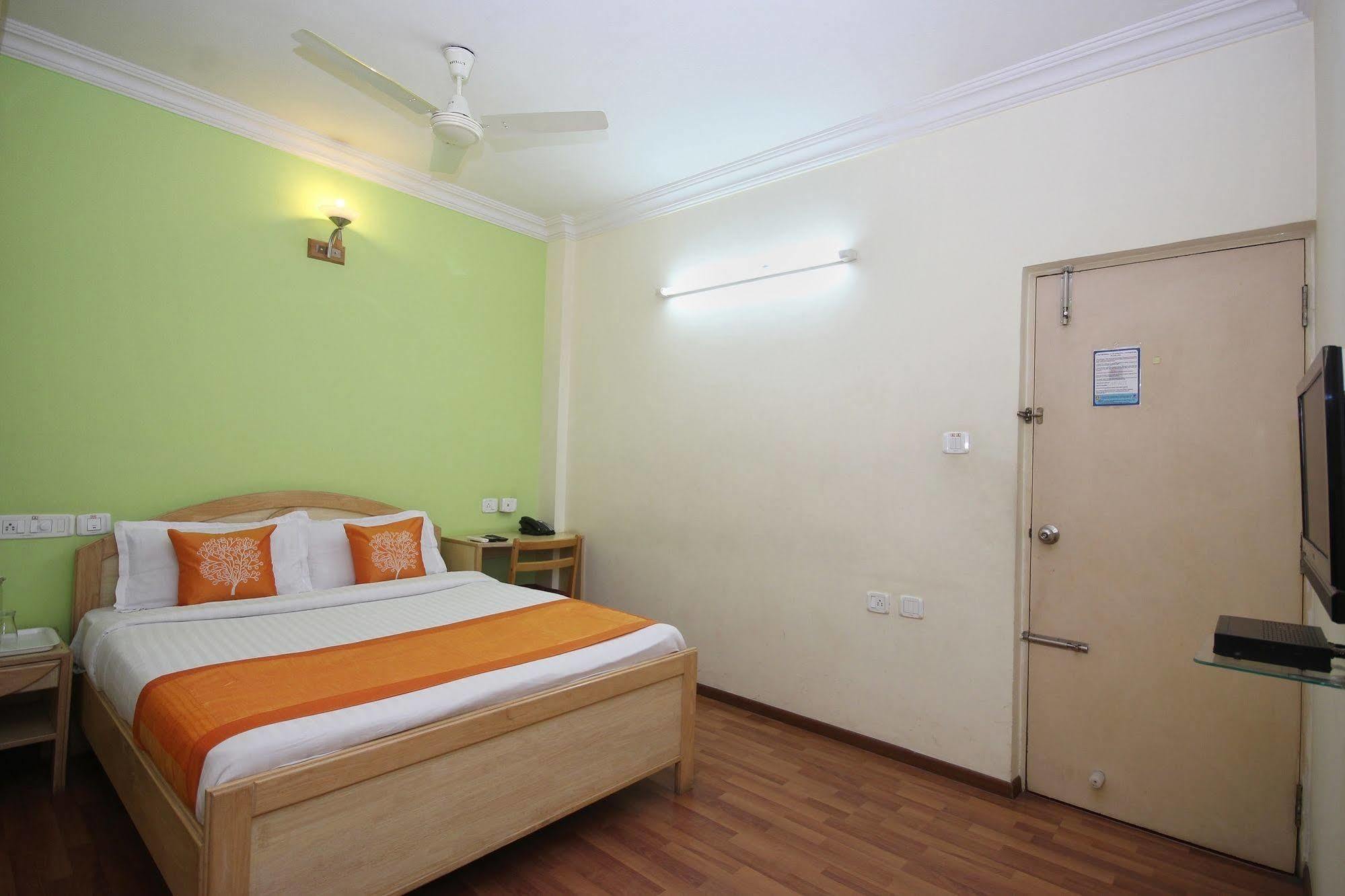 Oyo 5934 Lokaz Otel Bangalore Dış mekan fotoğraf