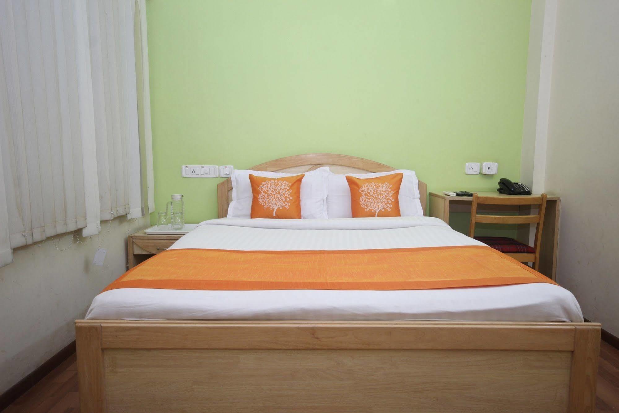 Oyo 5934 Lokaz Otel Bangalore Dış mekan fotoğraf