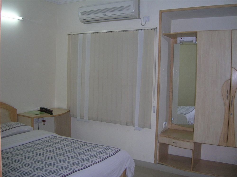 Oyo 5934 Lokaz Otel Bangalore Dış mekan fotoğraf
